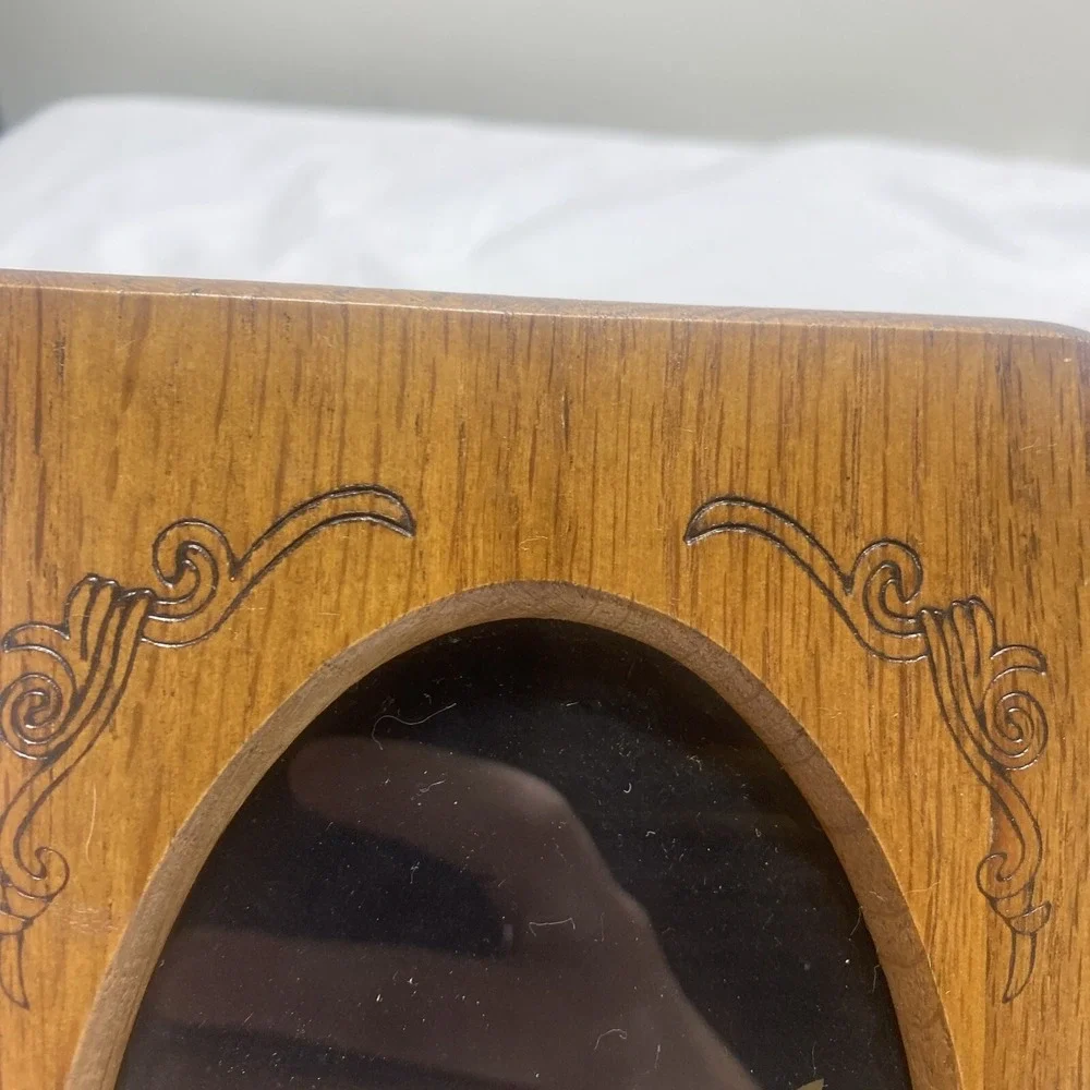 VINTAGE CARVED WOODEN DOUBLE PHOTO FRAME HINGED FITS 3.5 X 6